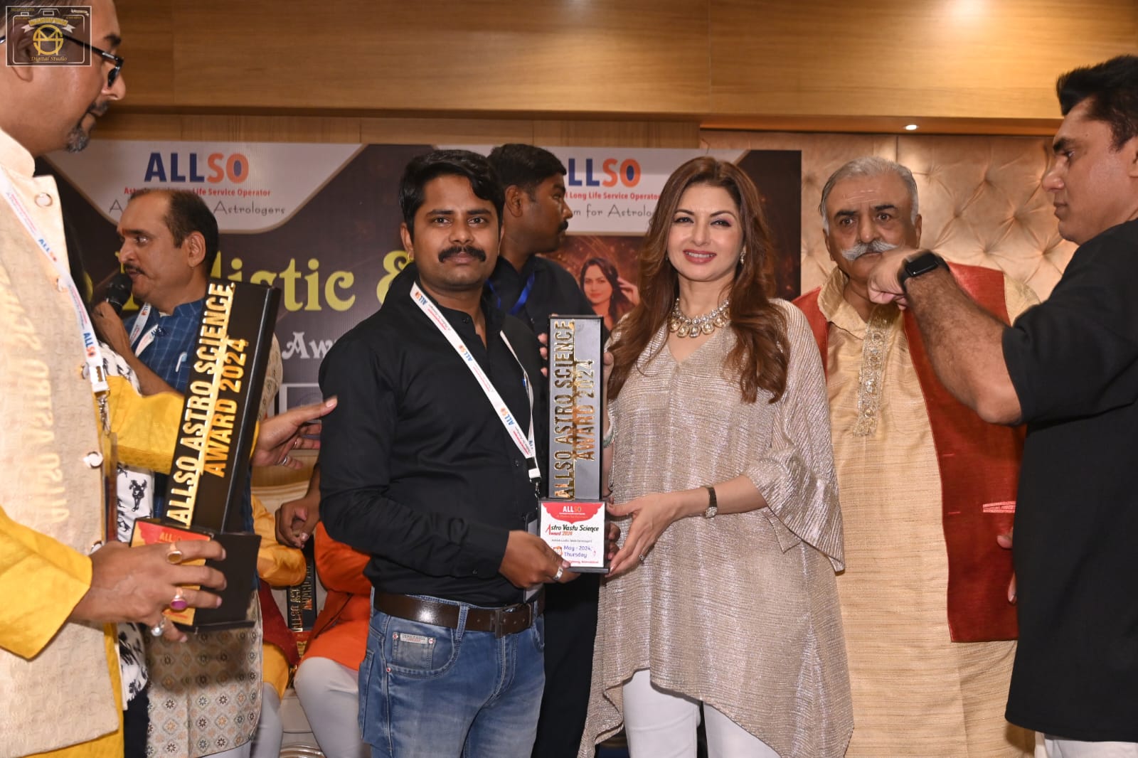 Award ceremony photo 2